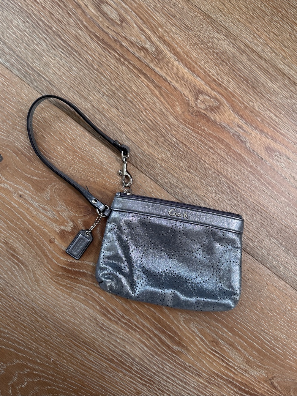 Coach Vintage Metallic Silver Wristlet Clutch - Picture 1 of 8